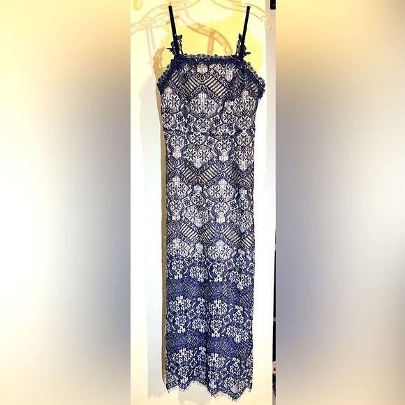 FOXIEDOX DALEYZA OPEN BACK LACE NAVY BLUE MIDI DRESS EUC sz S - Picture 1 of 11
